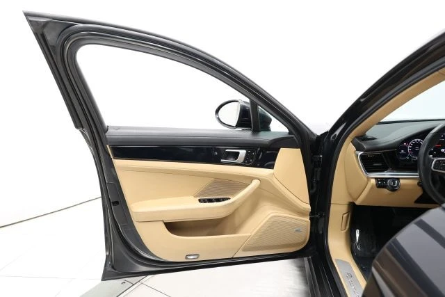2018 Porsche 971 Panamera - Image 11 of 12