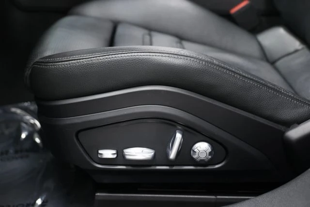 2018 Porsche 971 Panamera - Image 17 of 31