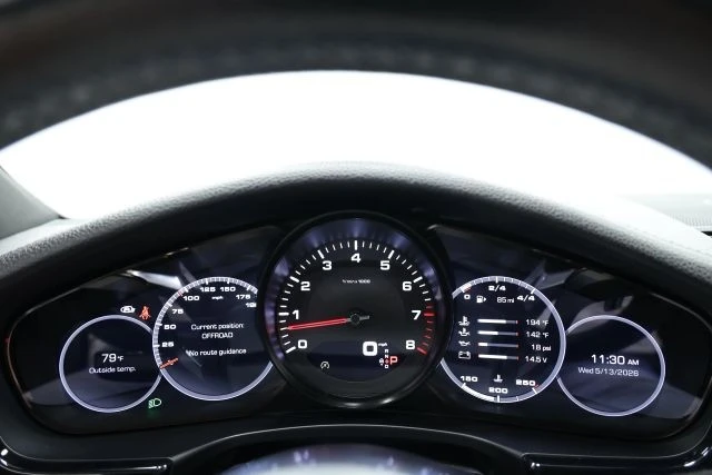 2018 Porsche 971 Panamera - Image 27 of 31