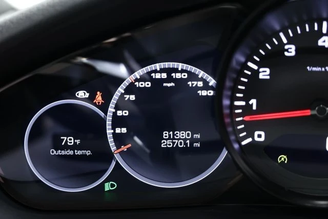 2018 Porsche 971 Panamera - Image 28 of 31