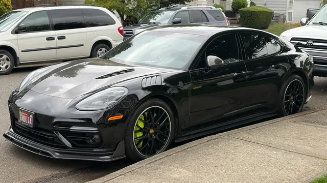 2018 Porsche Panamera Turbo S E-Hybrid