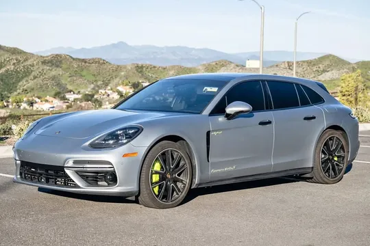 2018 Porsche Panamera Turbo S E-Hybrid