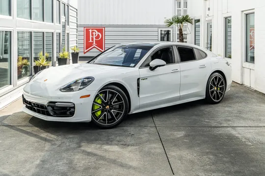 2018 Porsche Panamera Turbo S E-Hybrid