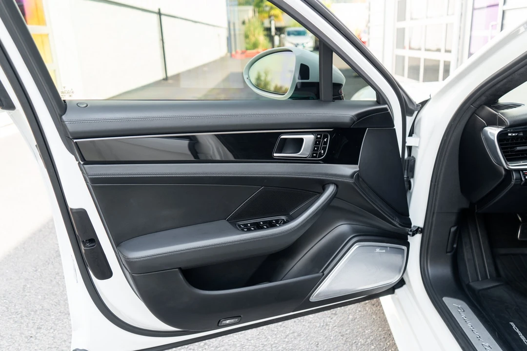 2018 Porsche 971 Panamera Turbo - Image 9 of 31