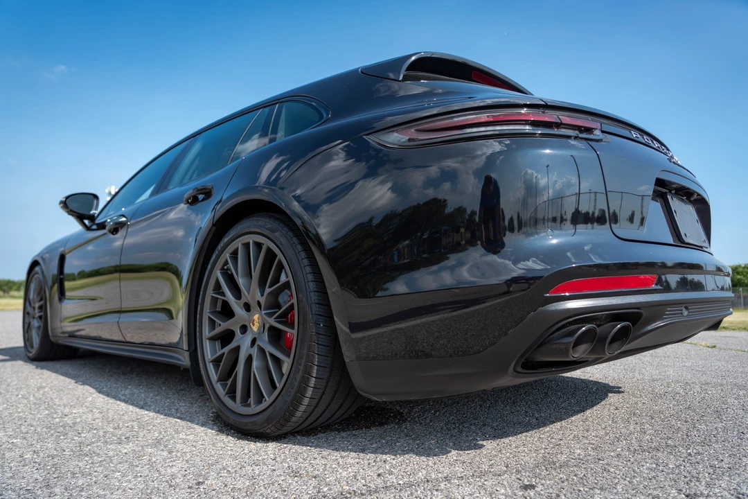 2018 Porsche 971 Panamera Sport Turismo - Image 19 of 31