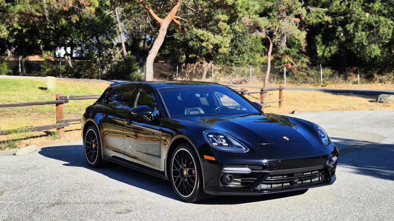 2018 Porsche 971 Panamera Turbo - Image 2 of 31