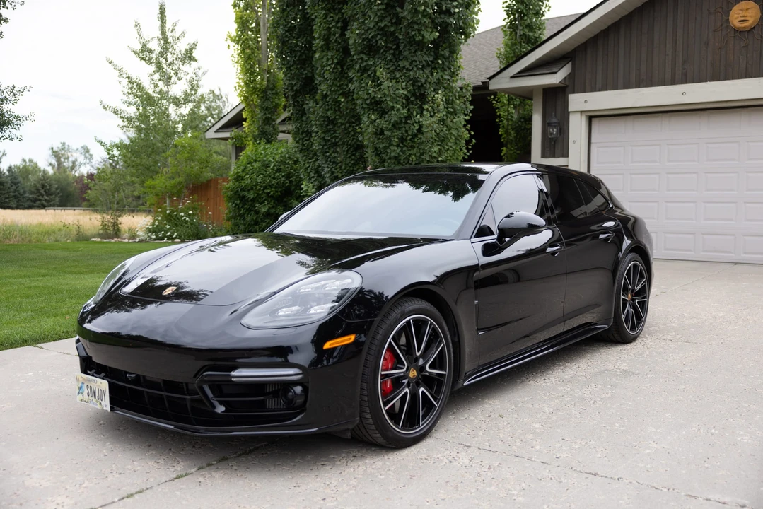 2018 Porsche 971 Panamera Sport Turismo - Image 2 of 31