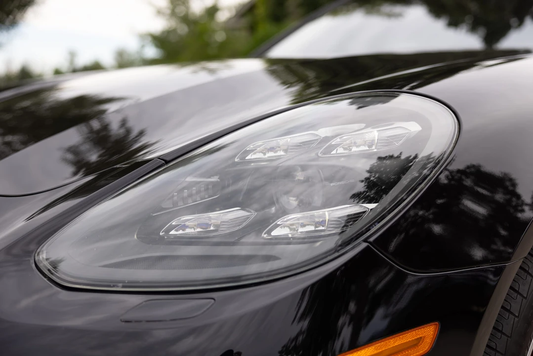 2018 Porsche 971 Panamera Sport Turismo - Image 24 of 31