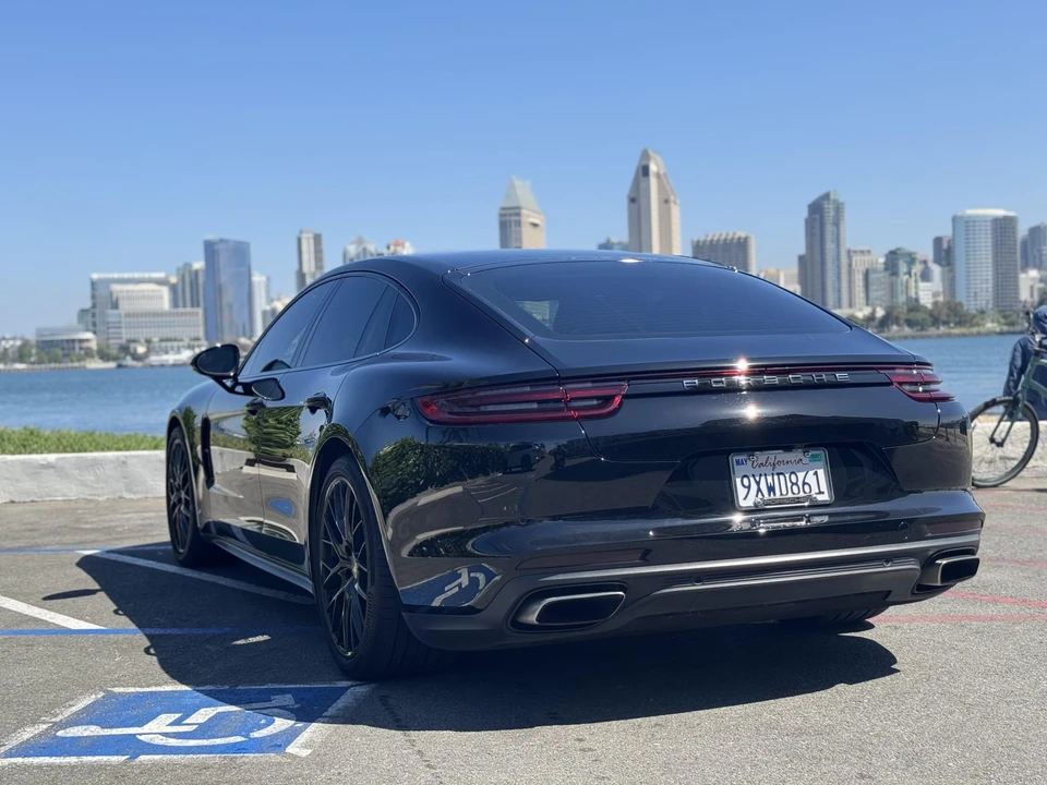 2018 Porsche 971 Panamera - Image 25 of 31