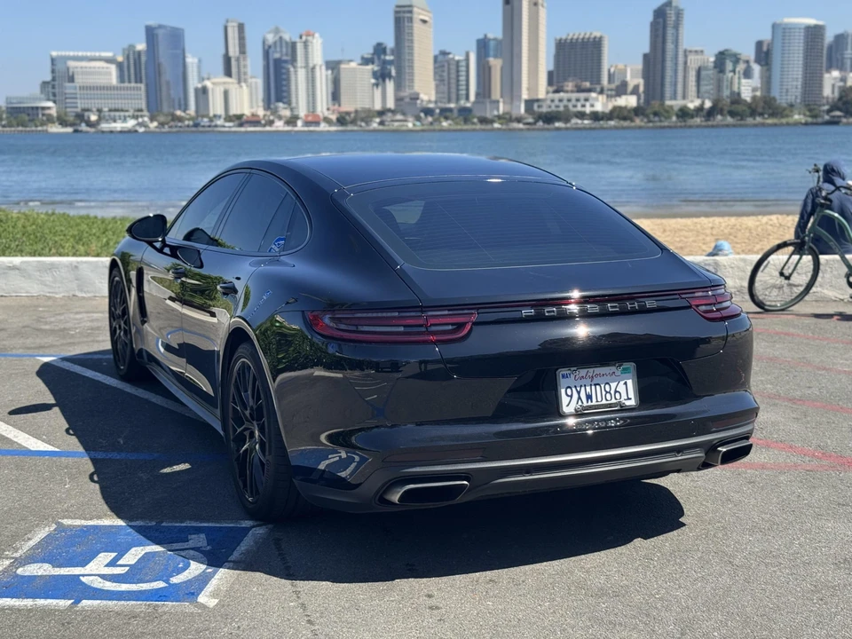2018 Porsche 971 Panamera - Image 24 of 31