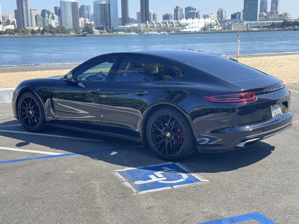 2018 Porsche 971 Panamera - Image 28 of 31