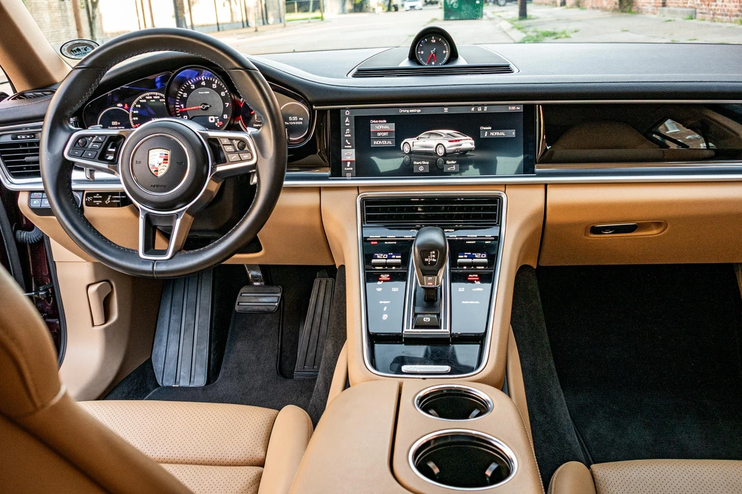 2018 Porsche 971 Panamera - Image 25 of 31