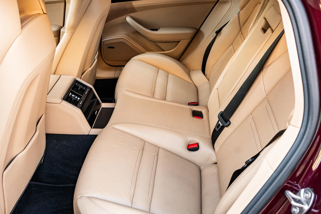 2018 Porsche 971 Panamera - Image 29 of 31