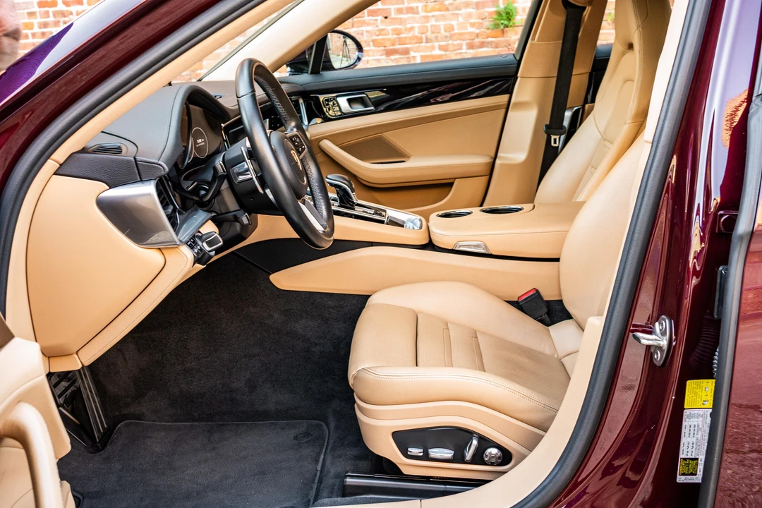 2018 Porsche 971 Panamera - Image 26 of 31