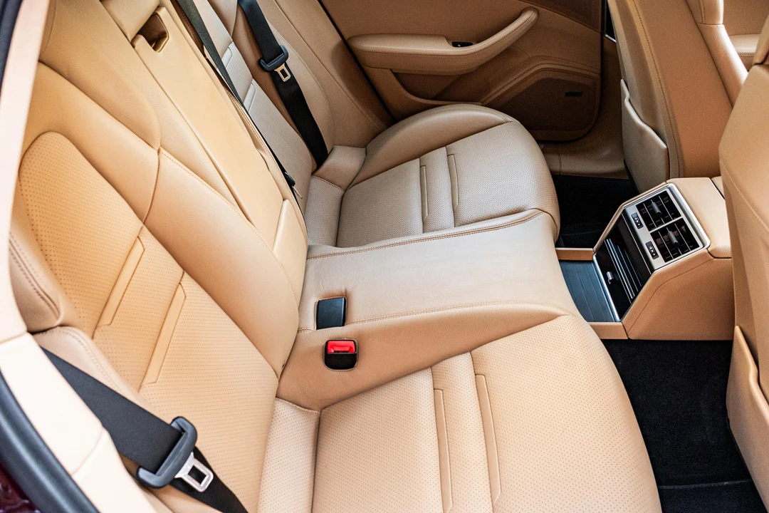 2018 Porsche 971 Panamera - Image 27 of 31
