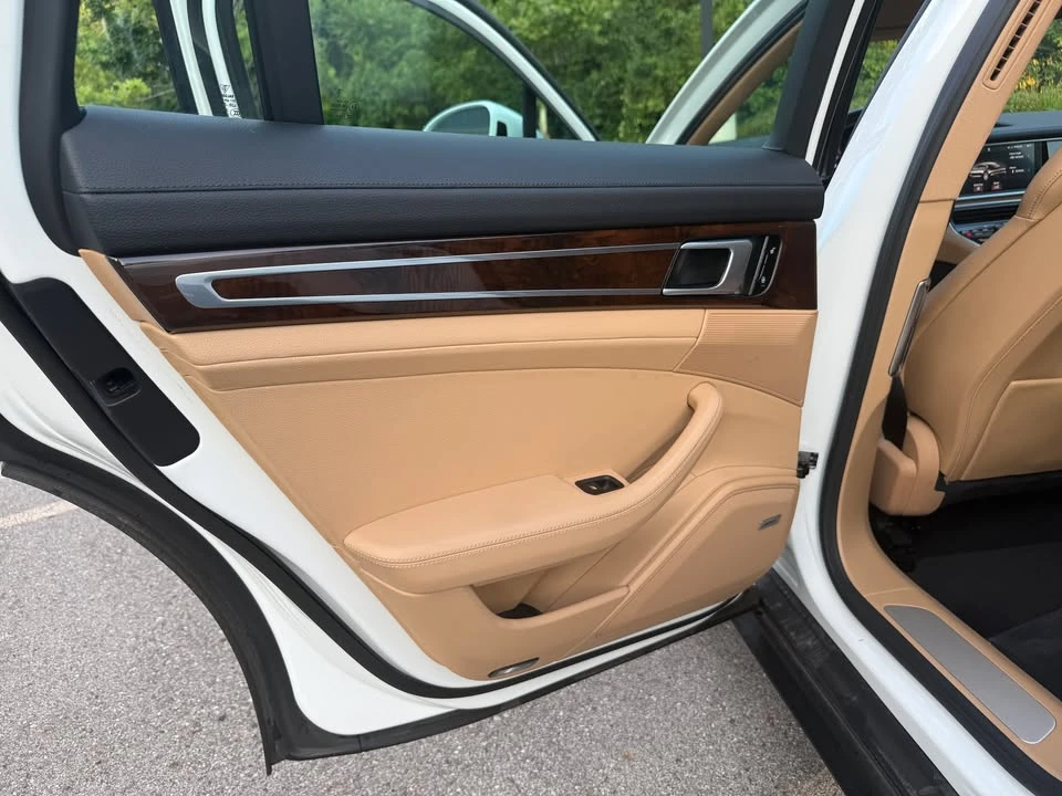2018 Porsche 971 Panamera - Image 8 of 19