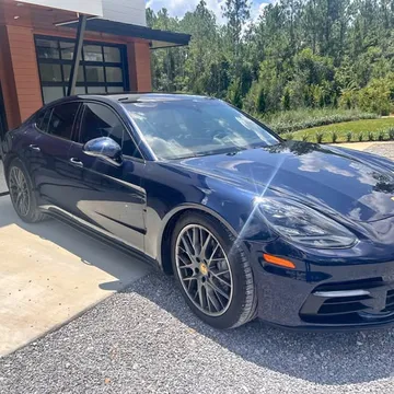 2018 Porsche Panamera 4