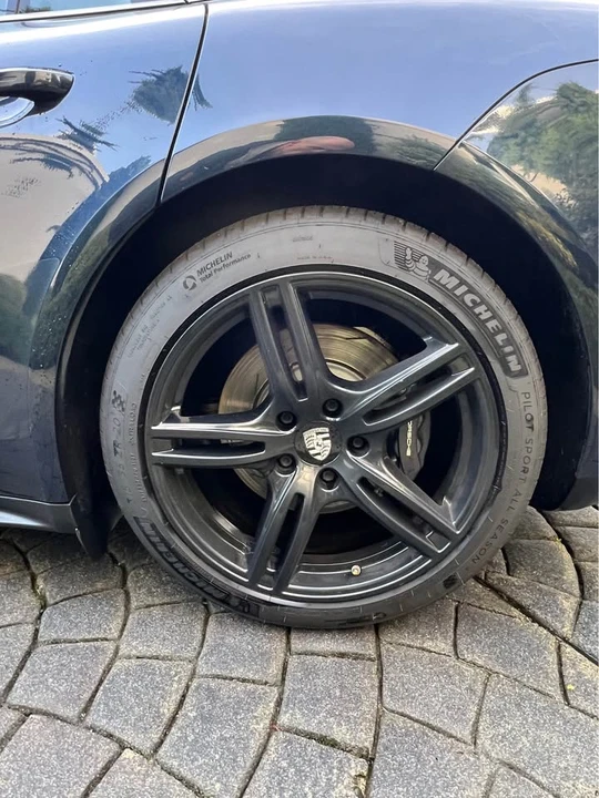 2018 Porsche 971 Panamera - Image 19 of 20