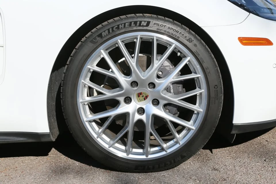 2018 Porsche 971 Panamera - Image 9 of 19