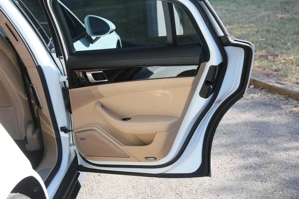 2018 Porsche 971 Panamera - Image 14 of 19