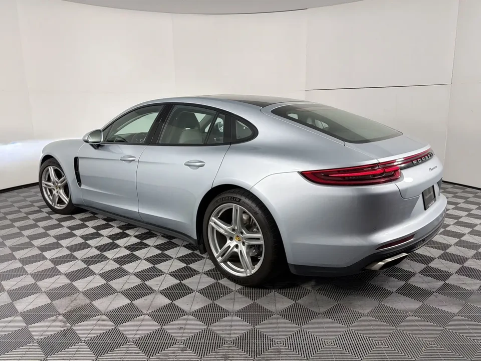 2018 Porsche 971 Panamera - Image 24 of 31
