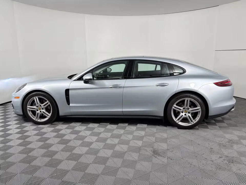 2018 Porsche 971 Panamera - Image 11 of 31