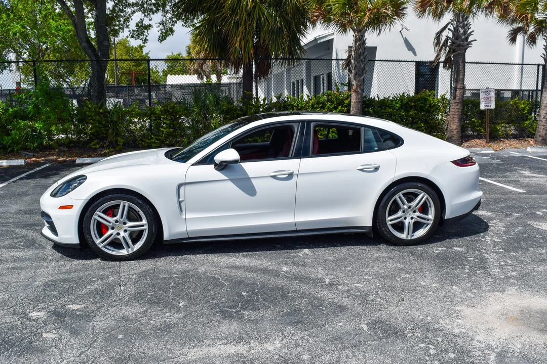 2018 Porsche 971 Panamera - Image 9 of 31