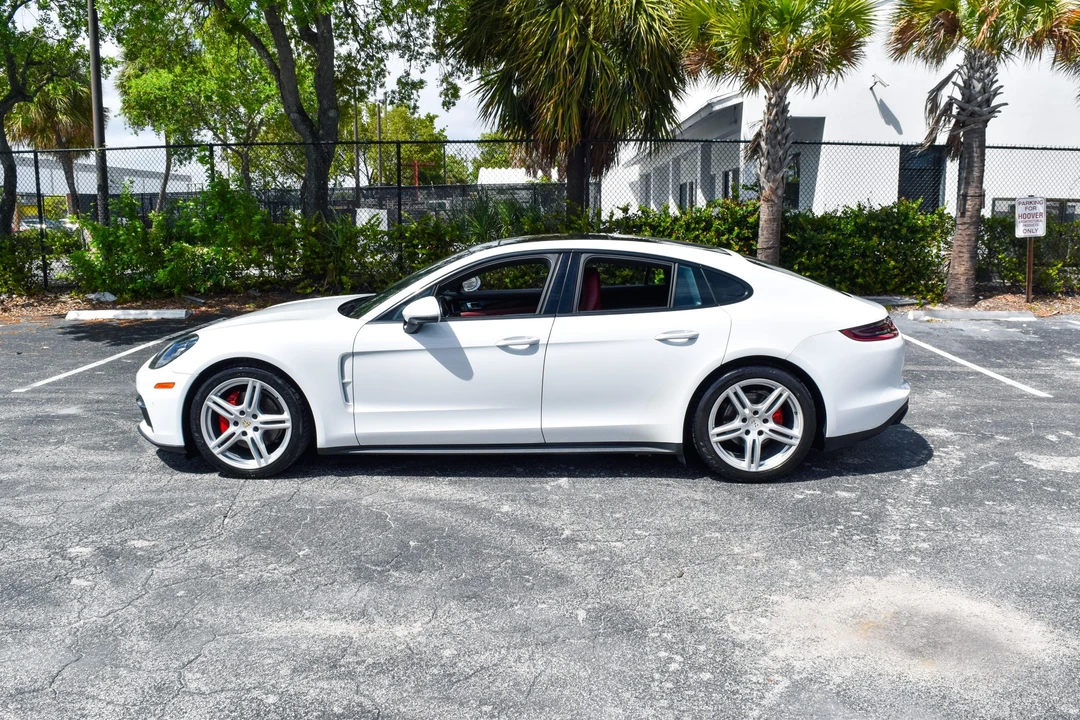 2018 Porsche 971 Panamera - Image 11 of 31