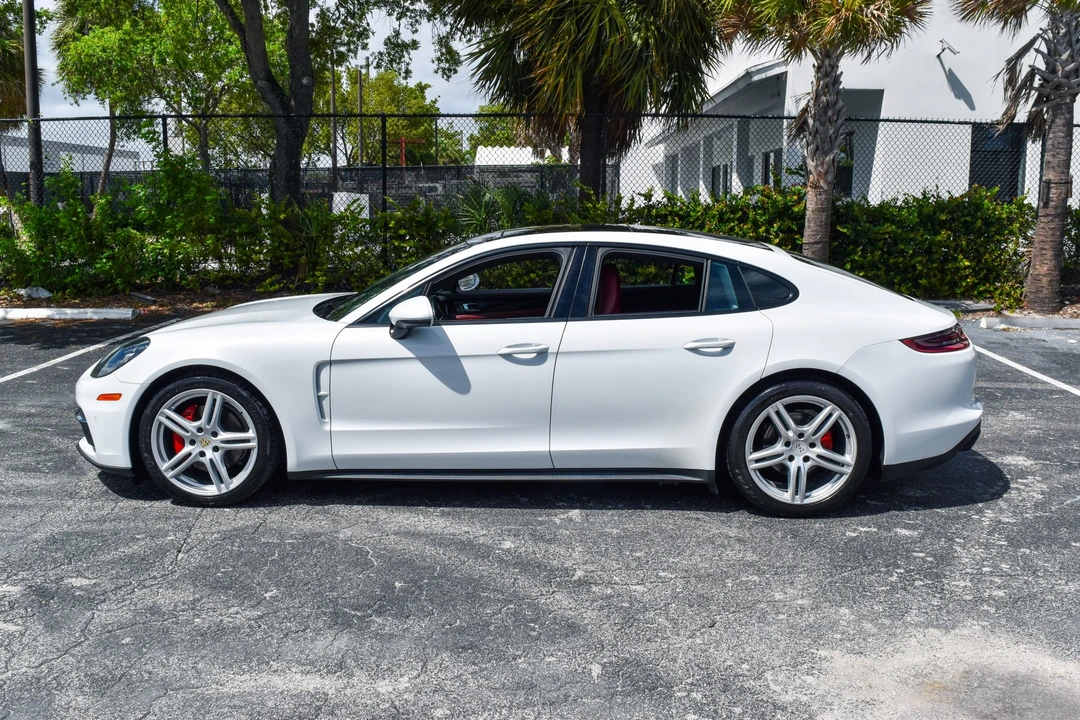 2018 Porsche 971 Panamera - Image 12 of 31