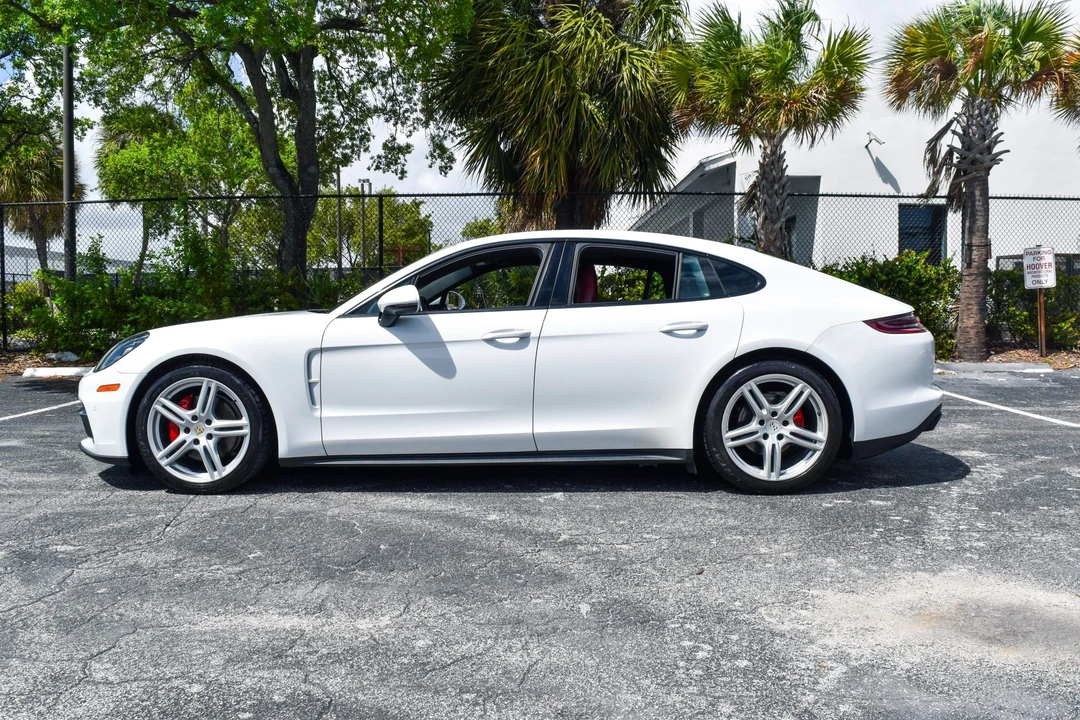 2018 Porsche 971 Panamera - Image 13 of 31