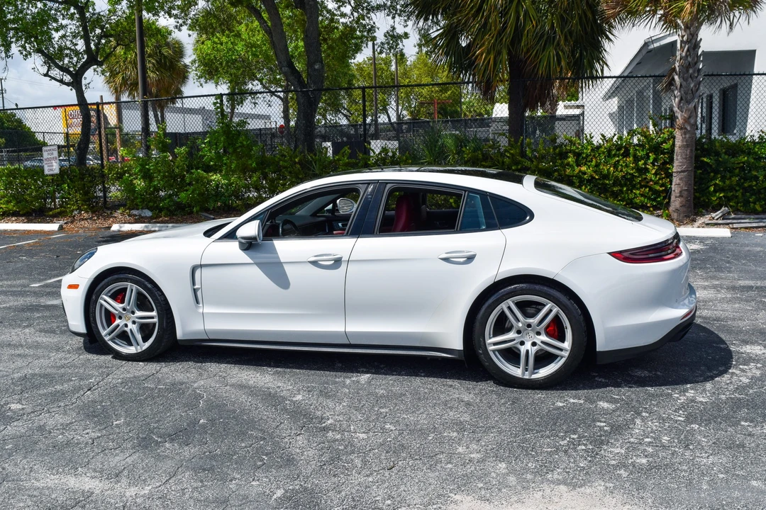 2018 Porsche 971 Panamera - Image 14 of 31