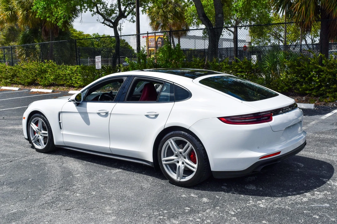 2018 Porsche 971 Panamera - Image 16 of 31