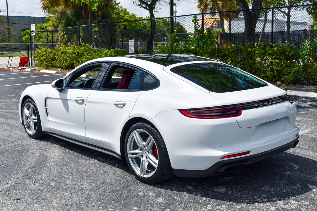 2018 Porsche 971 Panamera - Image 17 of 31