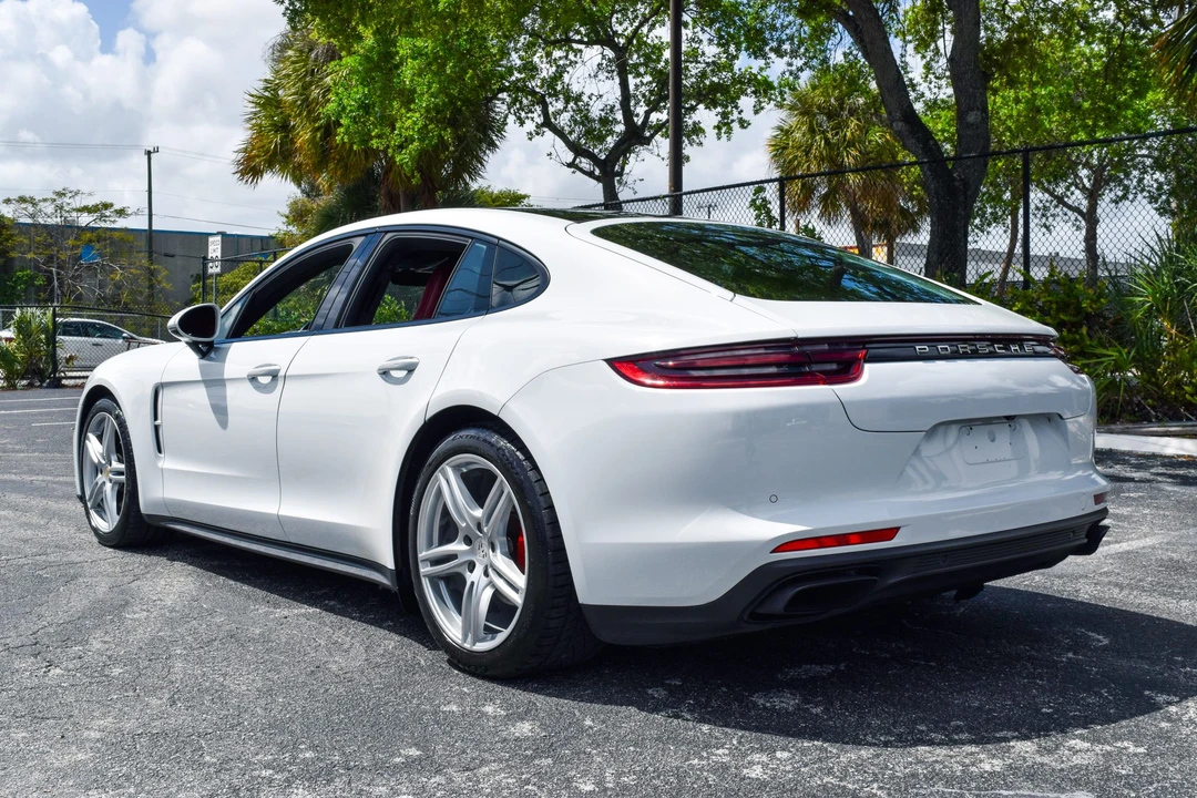 2018 Porsche 971 Panamera - Image 18 of 31