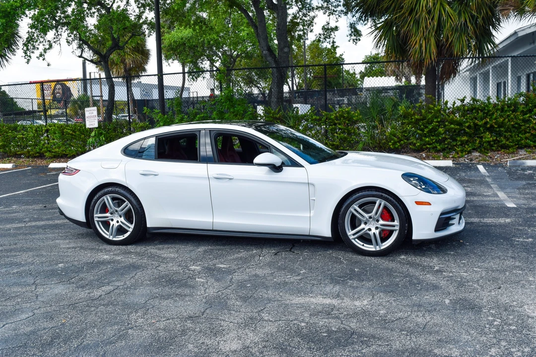 2018 Porsche 971 Panamera - Image 30 of 31