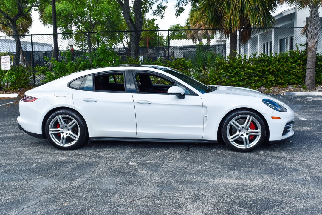 2018 Porsche 971 Panamera - Image 29 of 31