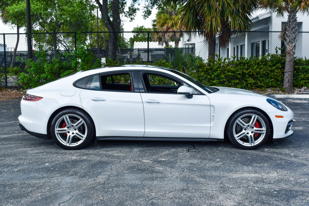 2018 Porsche 971 Panamera - Image 28 of 31