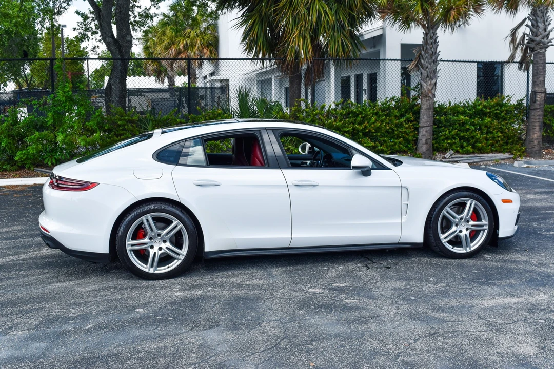 2018 Porsche 971 Panamera - Image 25 of 31