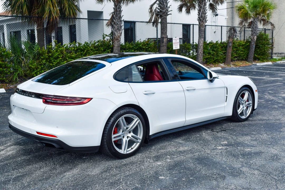 2018 Porsche 971 Panamera - Image 22 of 31