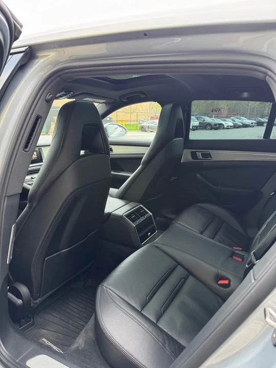 2018 Porsche 971 Panamera - Image 8 of 10