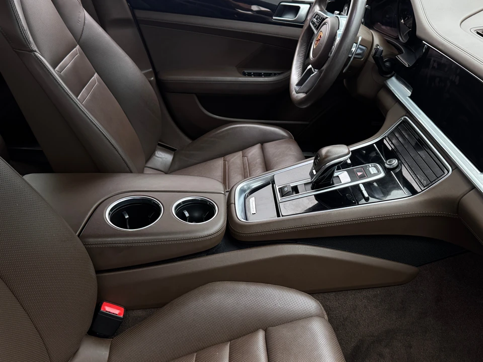 2018 Porsche 971 Panamera - Image 8 of 31