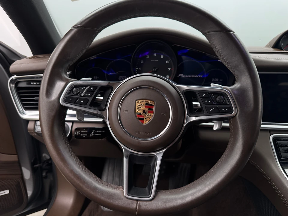 2018 Porsche 971 Panamera - Image 9 of 31