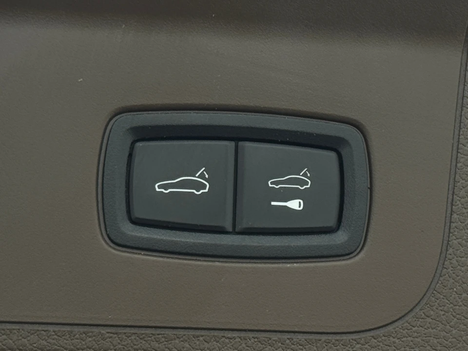 2018 Porsche 971 Panamera - Image 19 of 31