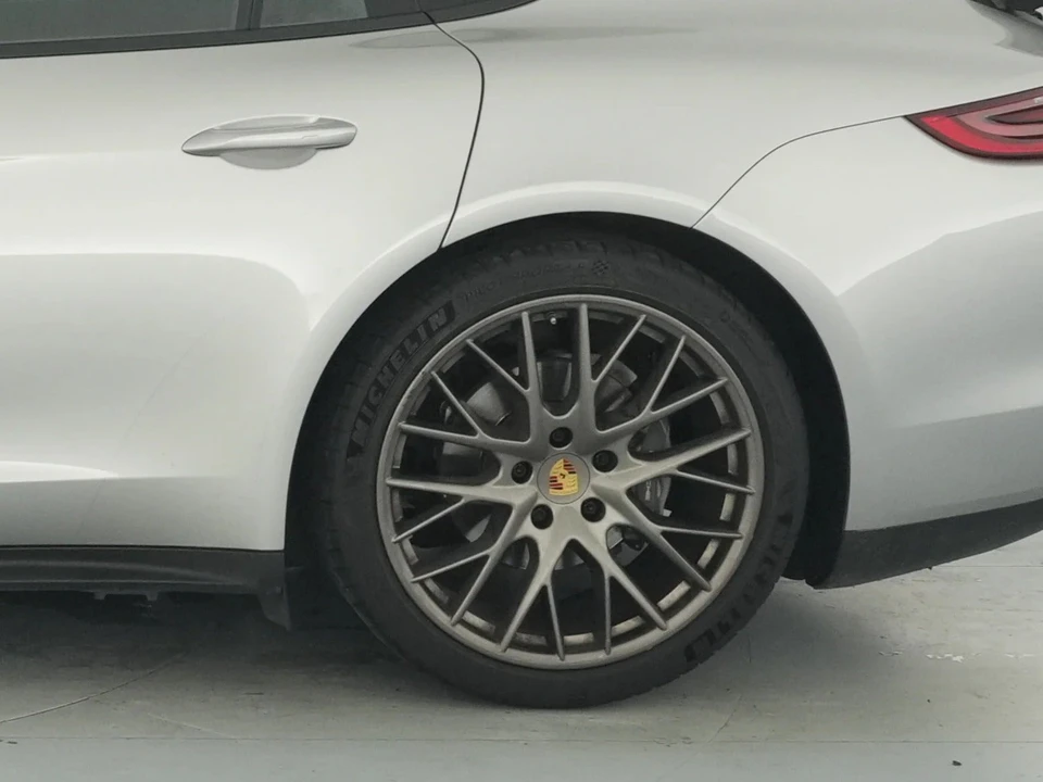 2018 Porsche 971 Panamera - Image 20 of 31