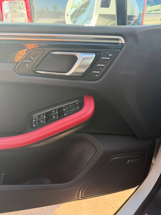 2018 Porsche Macan S - Image 12 of 14