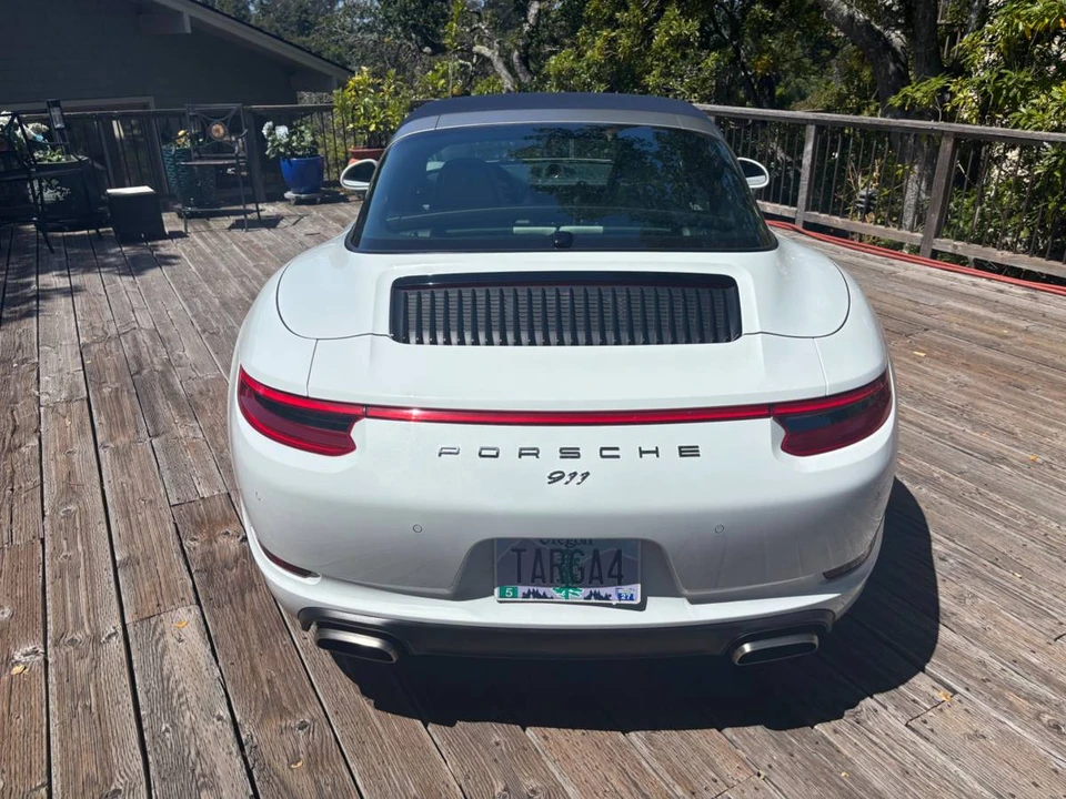 2018 Porsche 991 Targa 4 & 4S - Image 9 of 24
