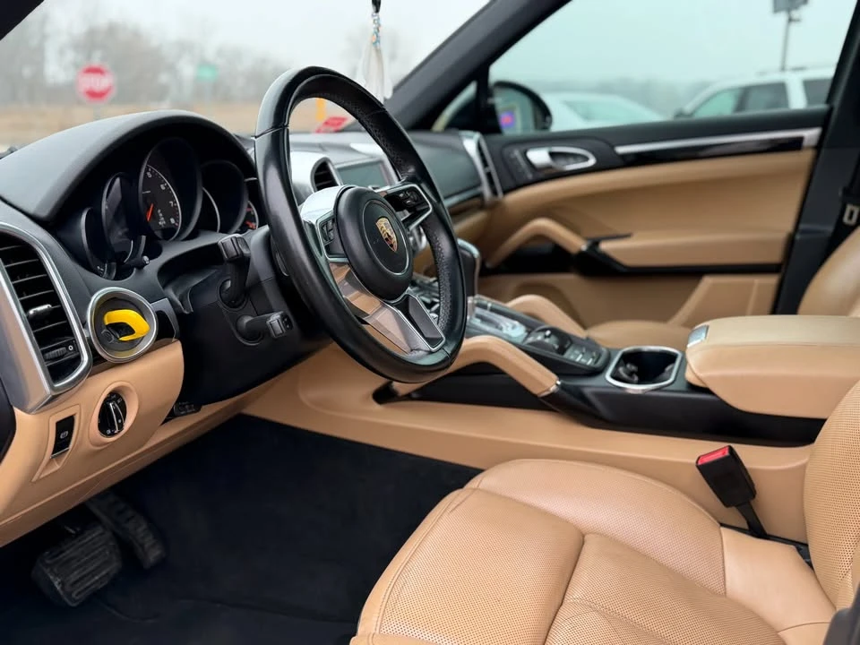 2018 Porsche 958 Cayenne - Image 10 of 14