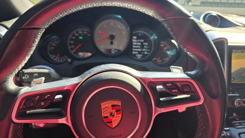 2018 Porsche 958 Cayenne - Image 14 of 17