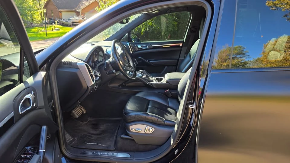 2018 Porsche 958 Cayenne - Image 10 of 17