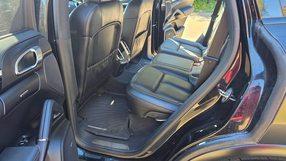 2018 Porsche 958 Cayenne - Image 9 of 17